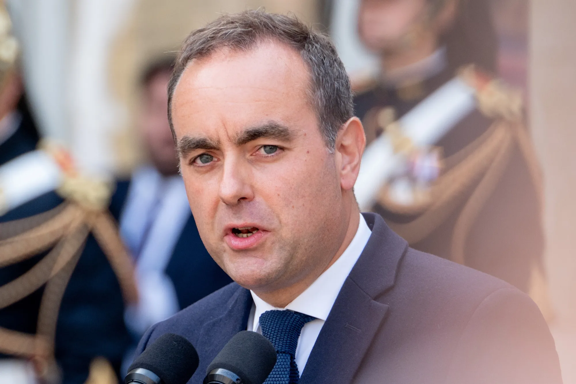 Французькі профспілки знову протестують: тиск на уряд Лекорню через бюджет